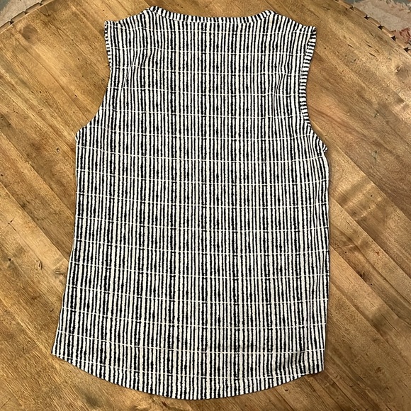 Athleta Breezy Muscle Tank - Picture 4 of 5